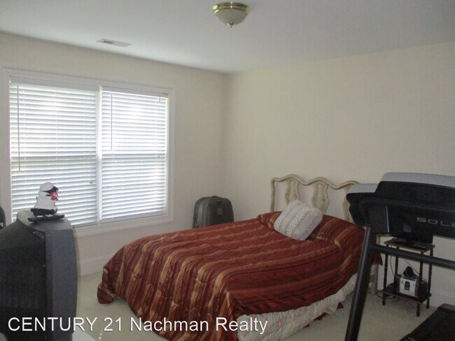 Building Photo - 3 br, 2 bath House - 3812 War Hill Green