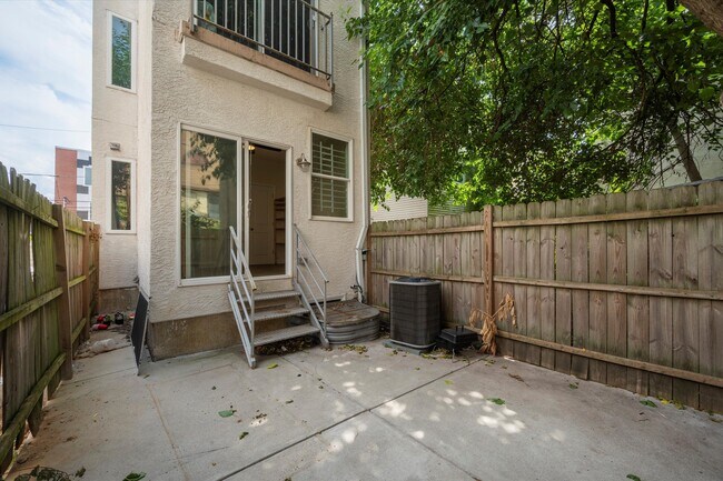 Building Photo - 1521 W Seybert St