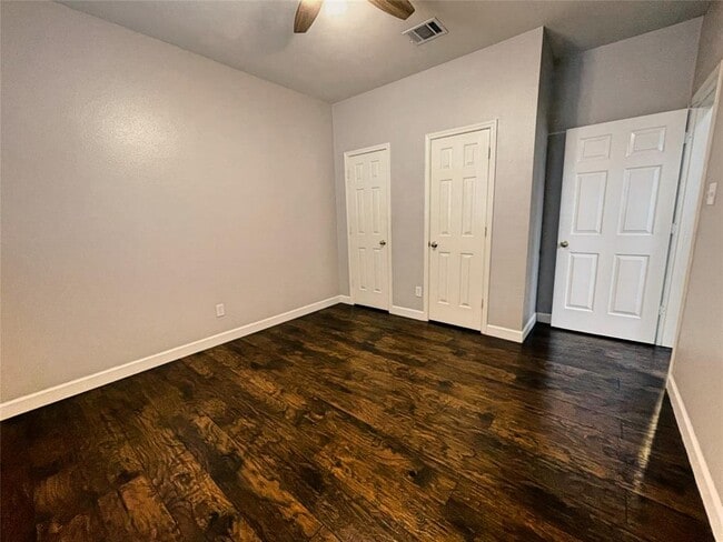 Building Photo - 2059 Carlisle Castle Dr