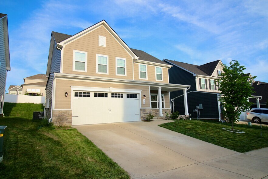 Building Photo - 819 Dean Dr