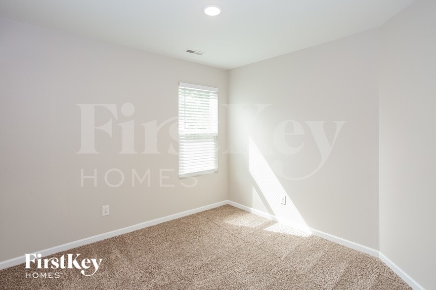 Building Photo - 5212 Raspberry Knoll Dr