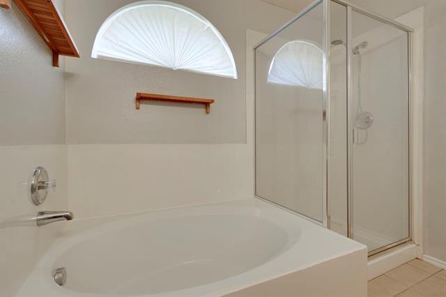 Building Photo - 1405 Cedar Springs Dr