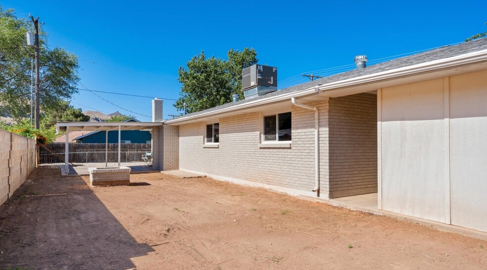 Building Photo - 881 S 180 W