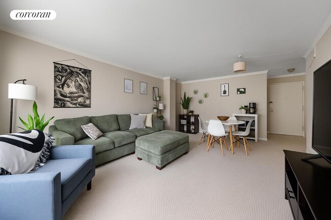 Building Photo - 209 E 56th St