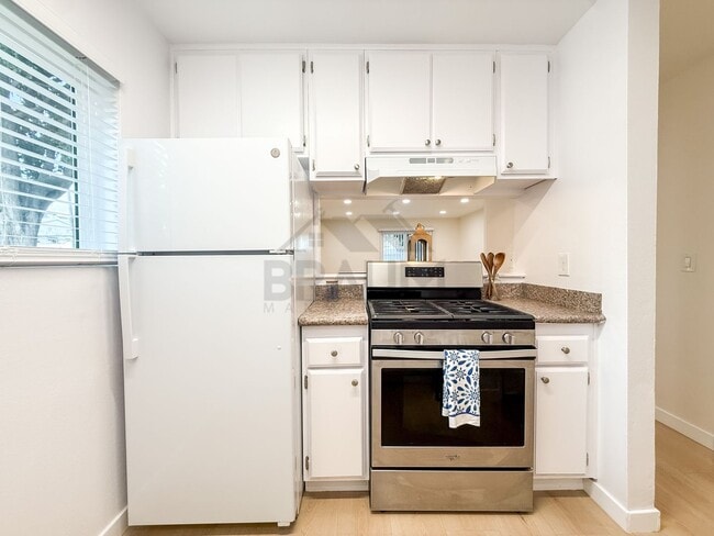 Building Photo - 14257 Friar St