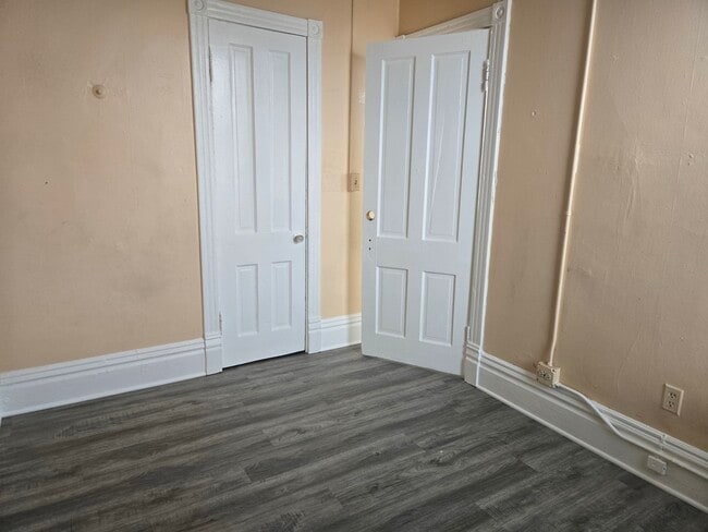 Building Photo - 3 National St