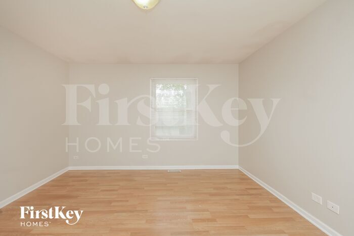 Building Photo - 1409 Chestnut Dr