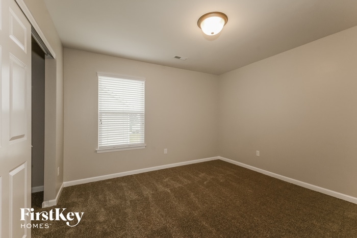 Building Photo - 2357 Banon Dr