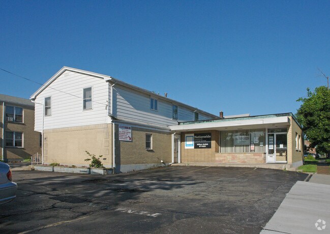 Primary Photo - Kinsey Court