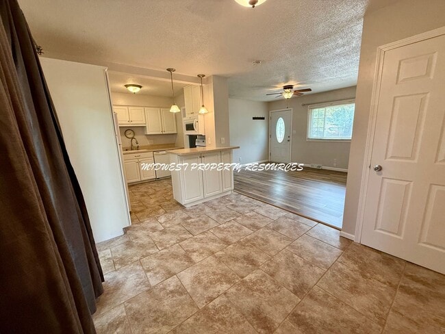 Building Photo - Cozy 3 Bedroom Home in Blue Springs