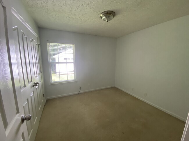 Building Photo - 3312 Tourmaline Dr