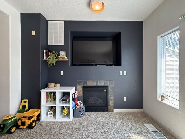 Building Photo - 10721 NE Gateway Pl