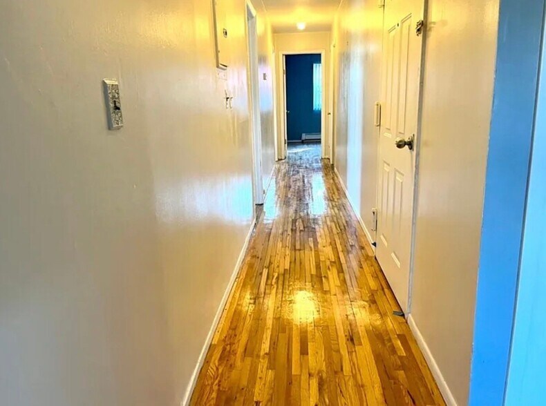 Building Photo - 1772 Hammersley Ave