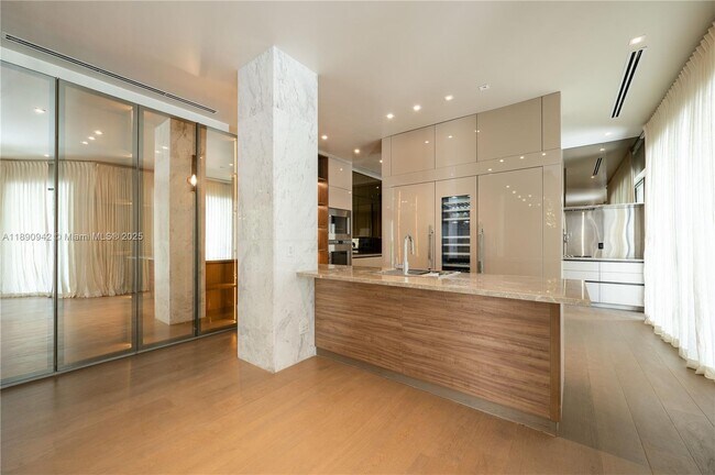 Building Photo - 11200 SW 60th Ave