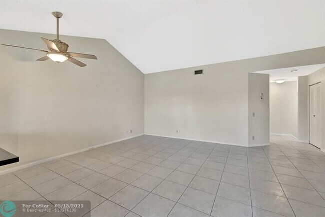 Building Photo - 6715 Via Regina