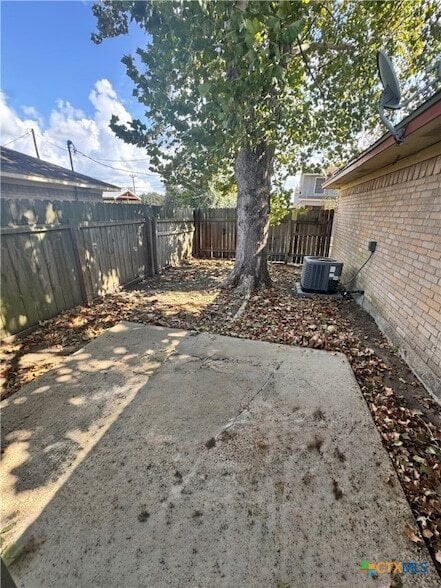 Building Photo - 4006 Retama St