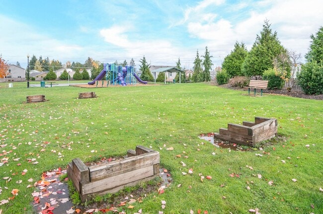 Building Photo - Welcome to Ridgeview Estates – Spacious Home with a Fenced Yard!