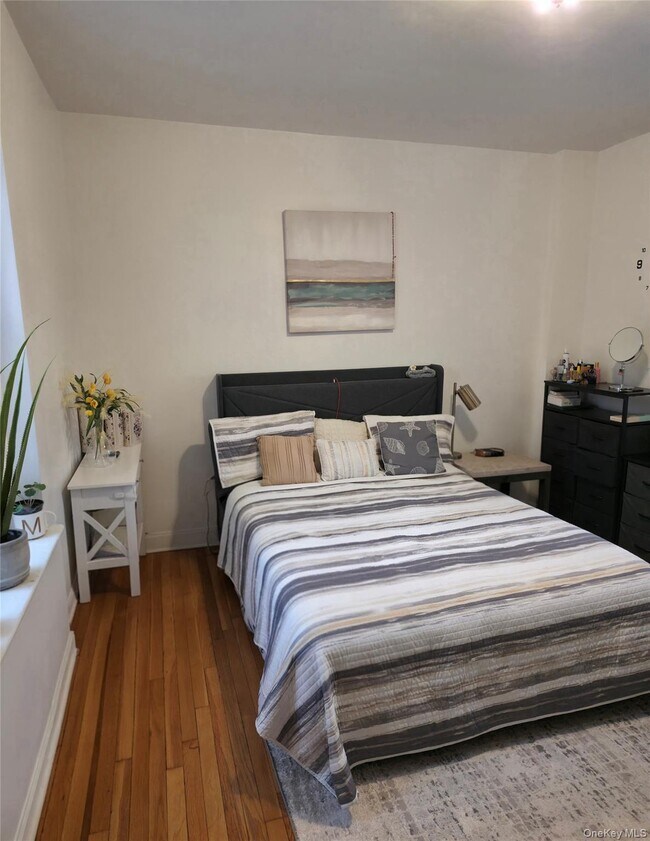 Building Photo - 62-64 Saunders St