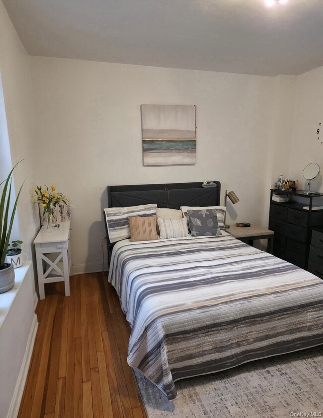 Primary Photo - 62-64 Saunders St