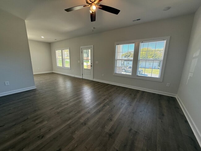 Building Photo - Three bedroom, 2 bath newly constructed ho...