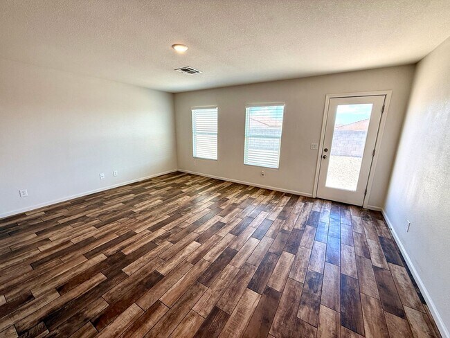 Building Photo - Beautifully Updated 4 Bedroom Home in Valley Springs Estates- Available Now!