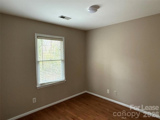 Building Photo - 1908 Thurmond Pl