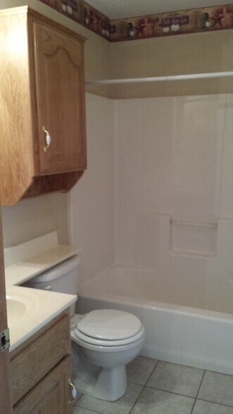 Building Photo - 281 S Elm St