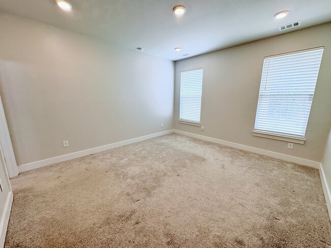 Building Photo - 203 Grange Vly Ln