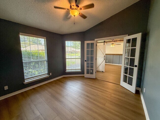 Building Photo - 1137 Carla Dr