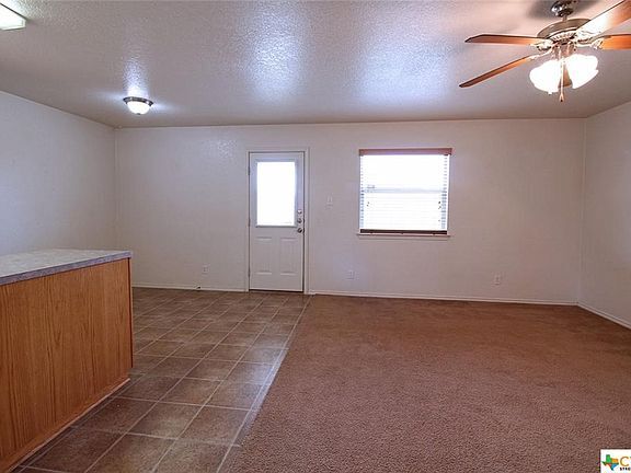 Building Photo - 3901 Captain Dr