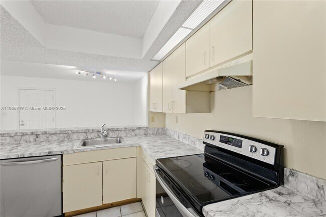 Building Photo - 8650 SW 212th St