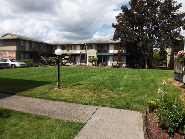 Building Photo - Garden Villa Apartments