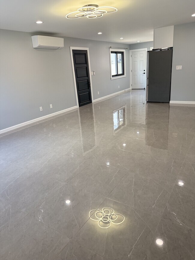 Building Photo - 4030 Hoku Ave
