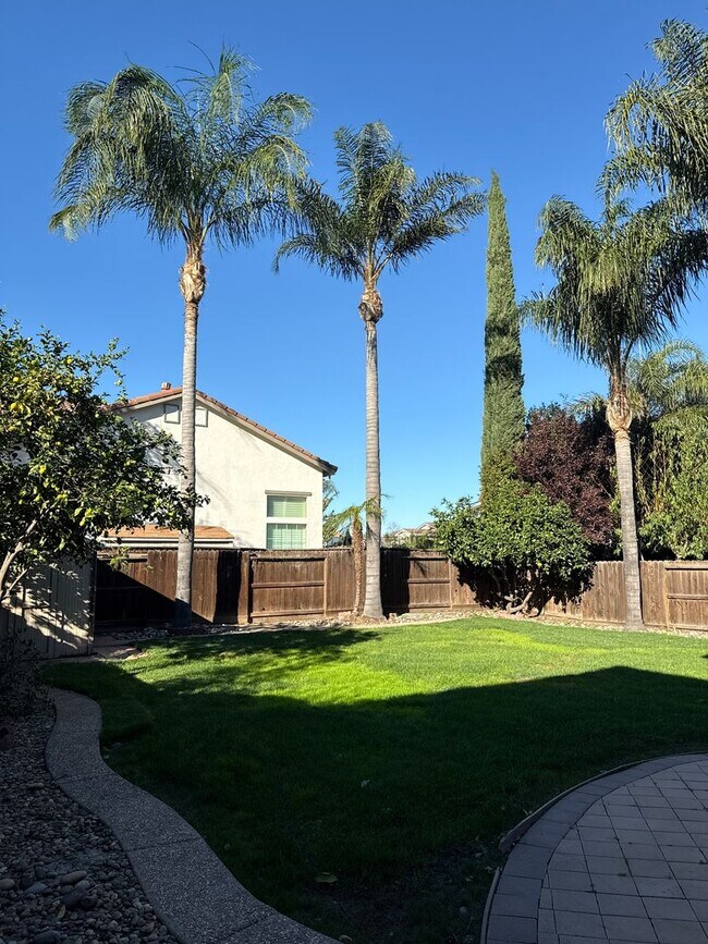 Building Photo - You’ll be proud to live in this home