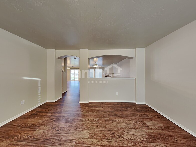 Building Photo - 220 Archer Rd