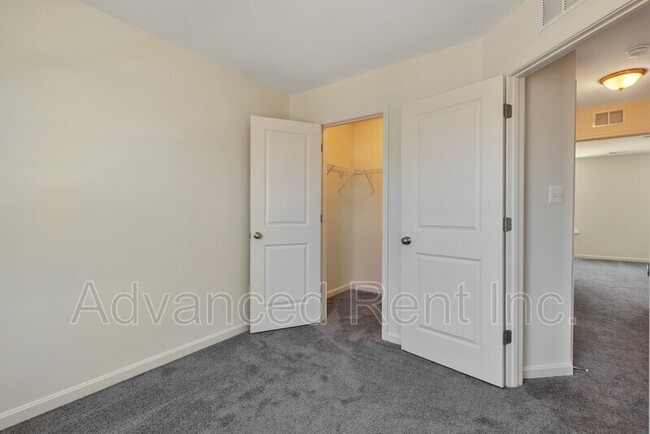Building Photo - 819 Magnolia Ridge Dr