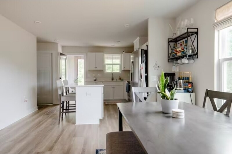 Building Photo - 5800 Addison Gate Dr
