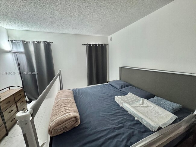 Building Photo - 1750 NE 191st St