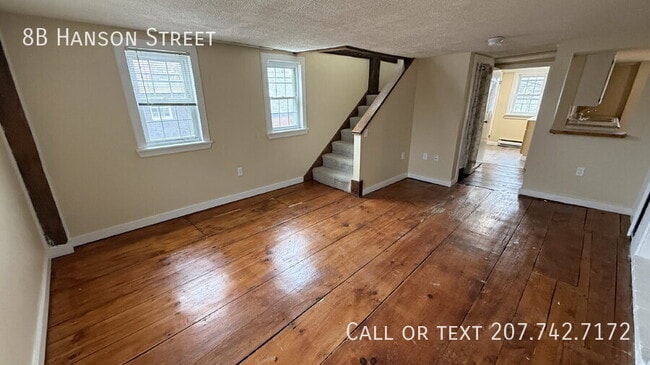 Building Photo - 8 Hanson St