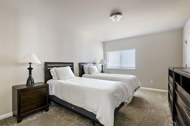 Building Photo - 5547 Bellissima Way