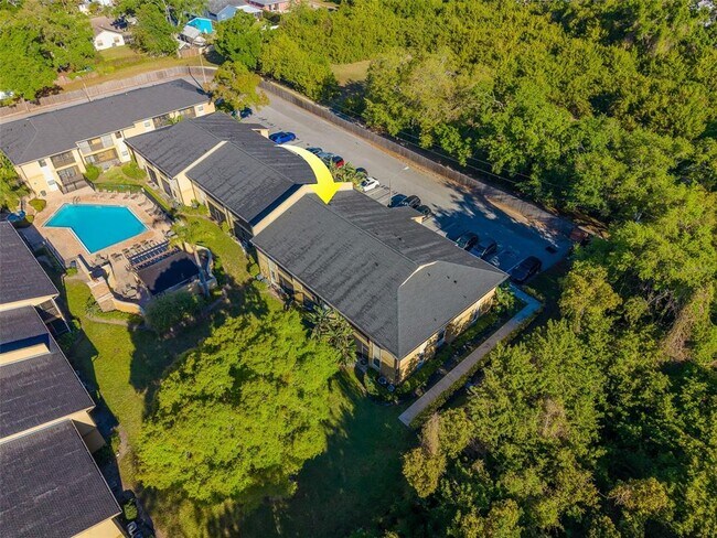 Building Photo - 12293 Sailwinds Dr