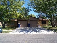 Building Photo - 206 Jason Dr