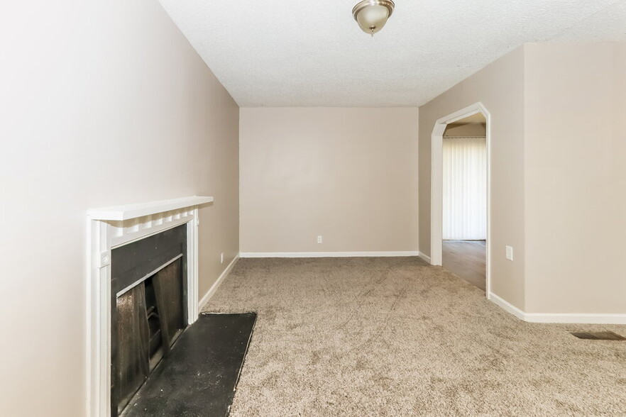 Building Photo - 429 Azalea Dr
