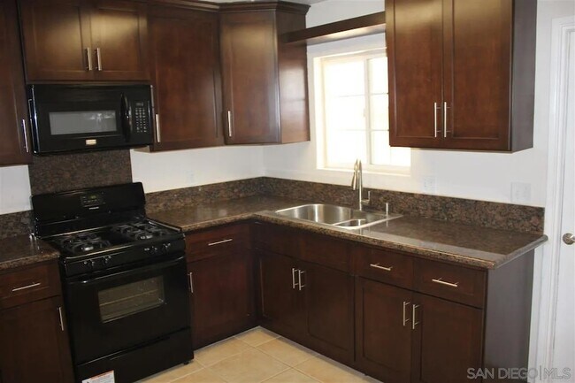 Building Photo - 520 Glover Avenue #C C
