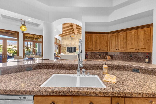 Building Photo - 83054 S Bay Dr