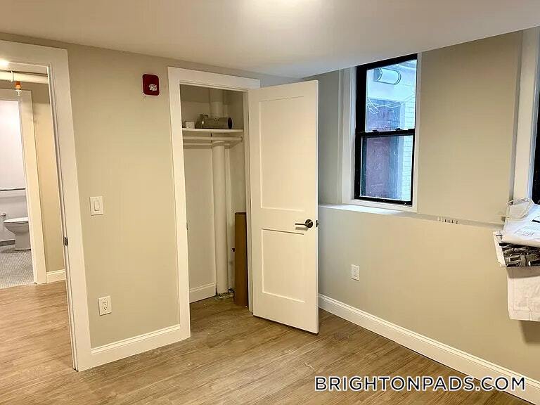 Building Photo - 2 Ayr Rd