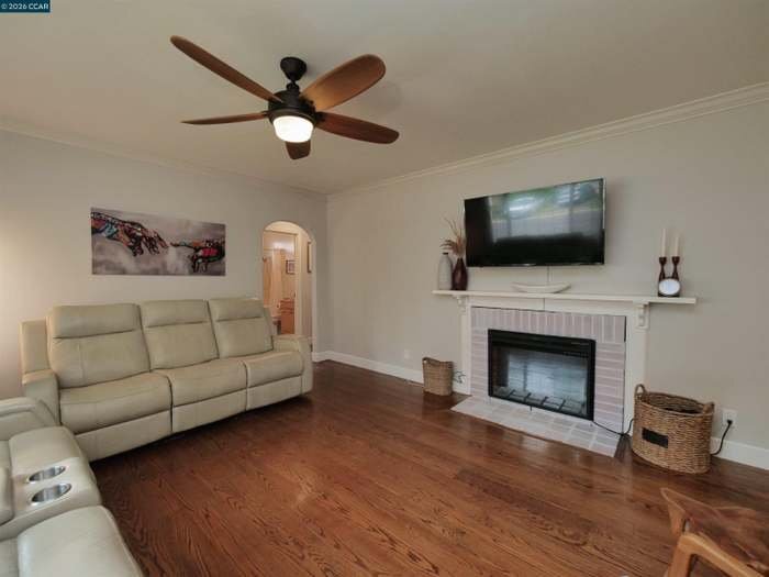 Building Photo - 1260 Apple Dr