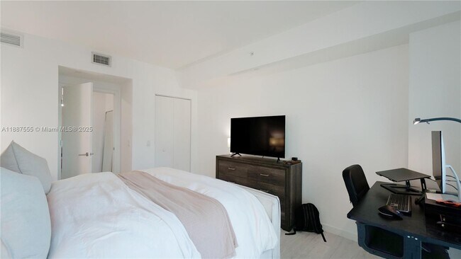 Building Photo - 1100 S Miami Ave