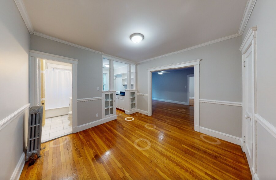 Primary Photo - 10 Gray St