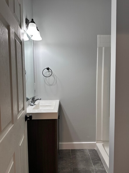 Building Photo - 20 Villa Rd